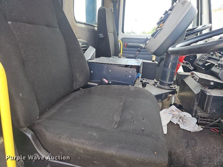 image for item EJ5529 2006 Frieghtliner  FC80 street sweeper truck