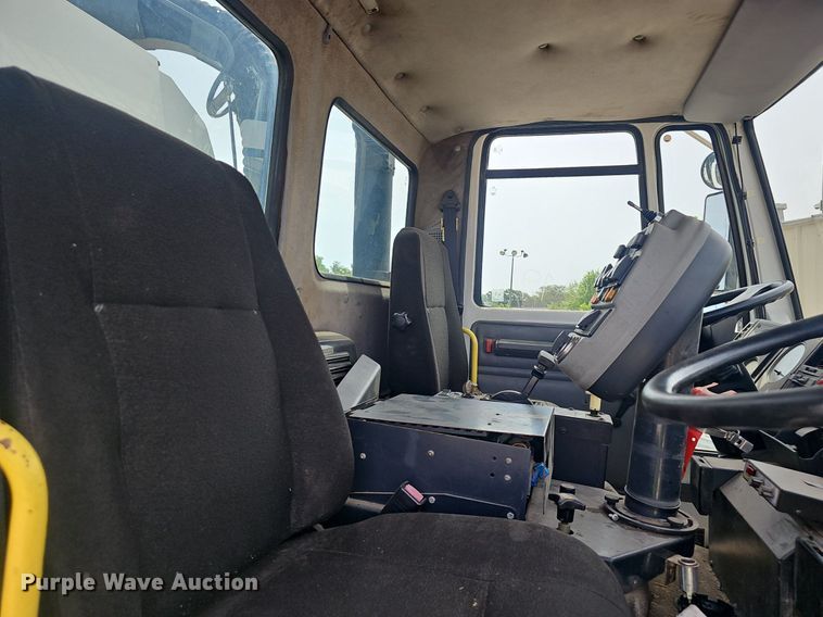 image for item EJ5529 2006 Frieghtliner  FC80 street sweeper truck