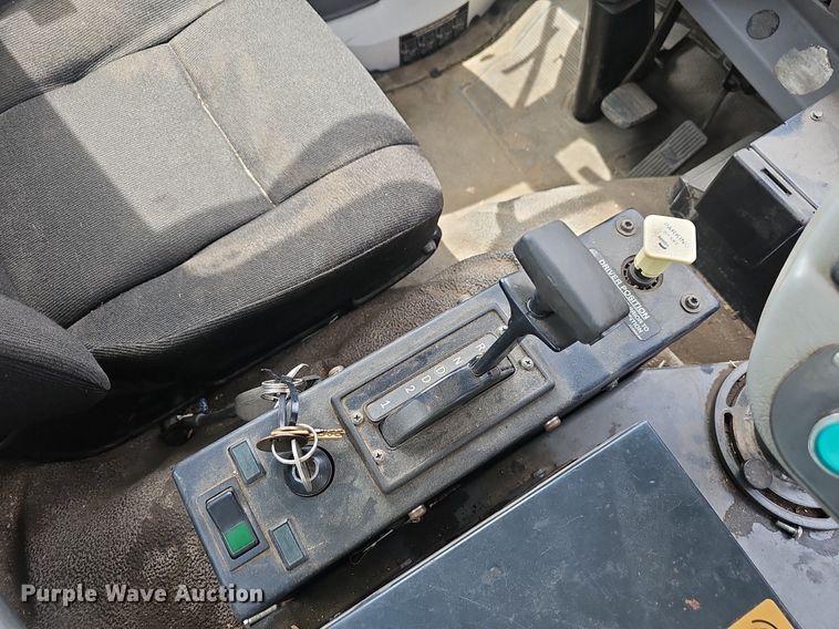 image for item EJ5529 2006 Frieghtliner  FC80 street sweeper truck