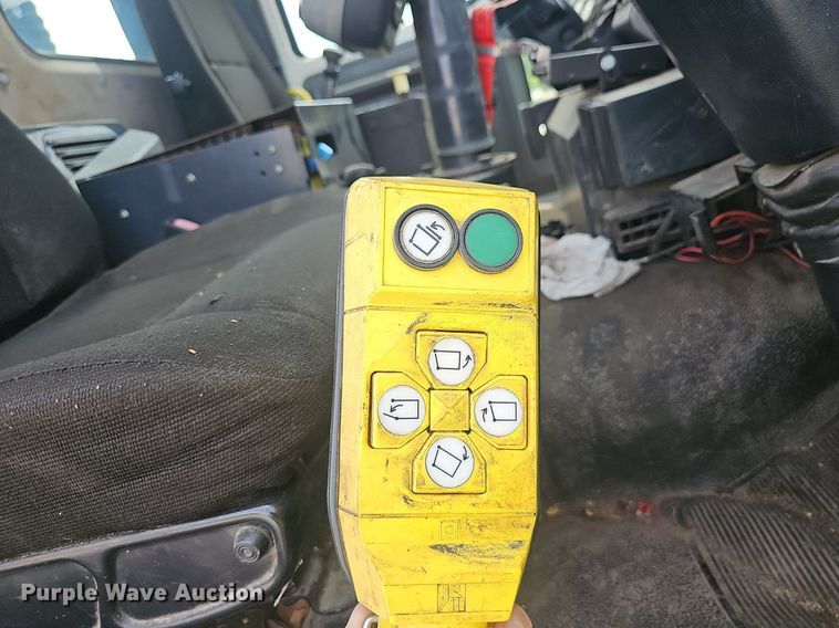 image for item EJ5529 2006 Frieghtliner  FC80 street sweeper truck