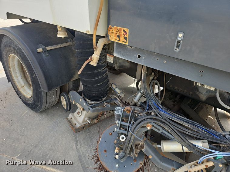 image for item EJ5529 2006 Frieghtliner  FC80 street sweeper truck