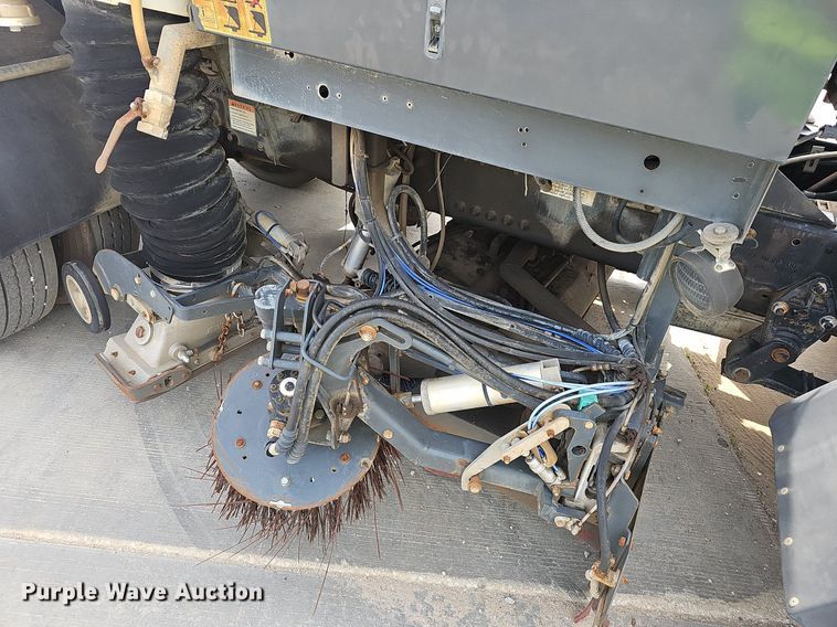 image for item EJ5529 2006 Frieghtliner  FC80 street sweeper truck