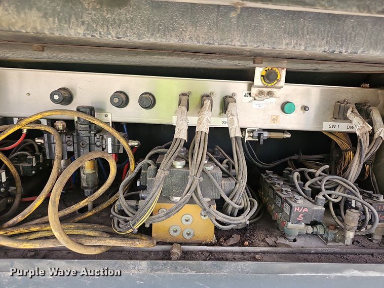 image for item EJ5529 2006 Frieghtliner  FC80 street sweeper truck