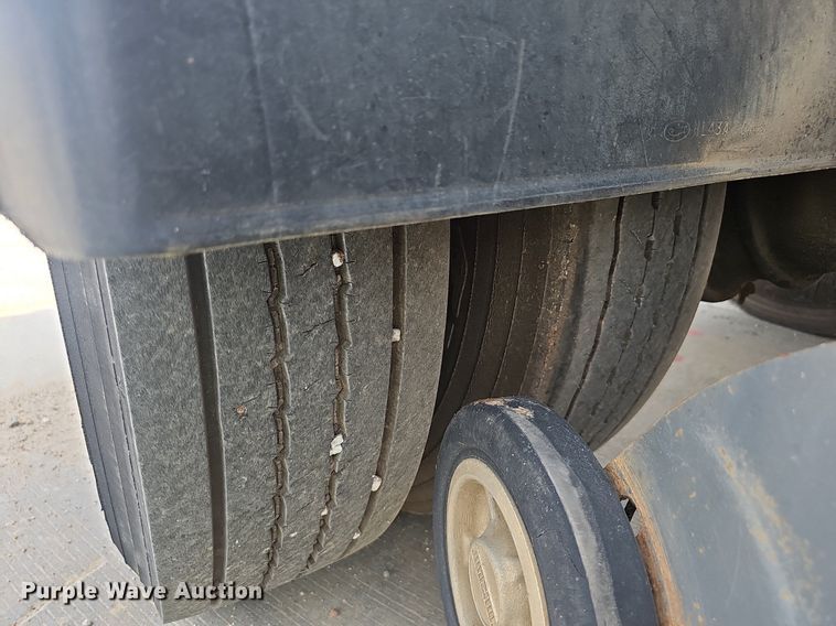 image for item EJ5529 2006 Frieghtliner  FC80 street sweeper truck