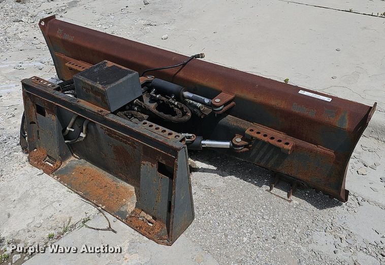 image for item EJ5530 Bobcat  90