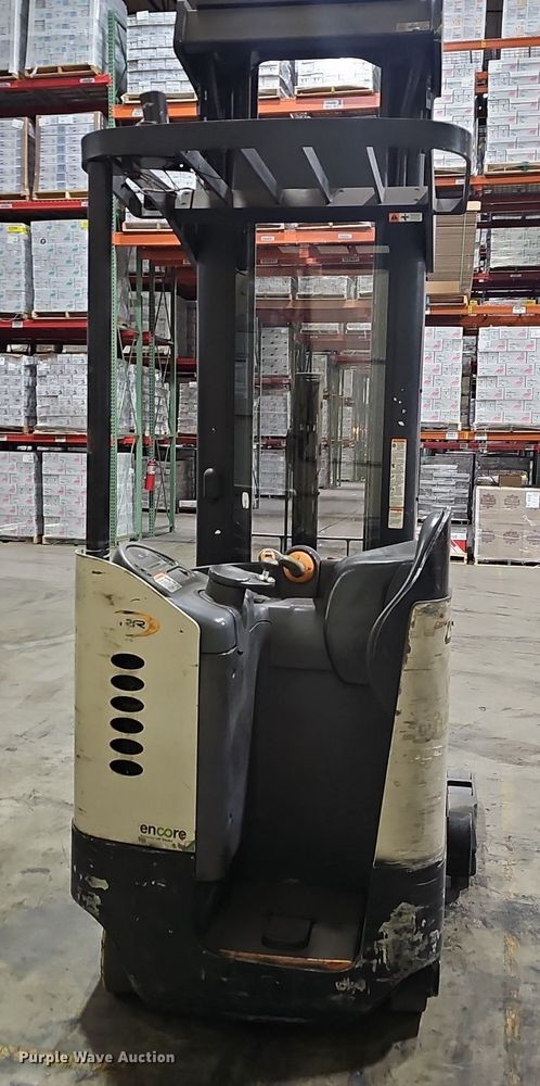 image for item EJ5549 Crown 5200 Series order picker