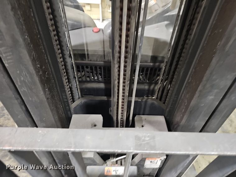 image for item EJ5549 Crown 5200 Series order picker