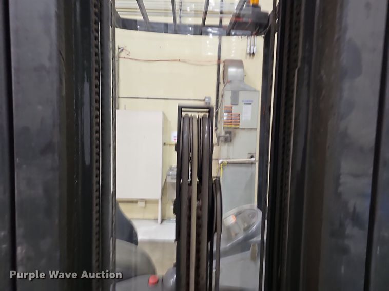 image for item EJ5549 Crown 5200 Series order picker