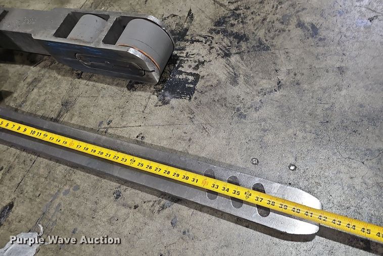 image for item EJ5549 Crown 5200 Series order picker