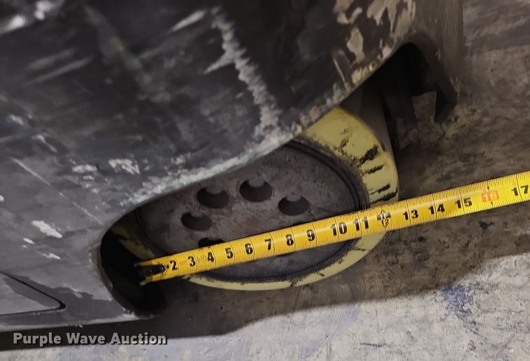 image for item EJ5549 Crown 5200 Series order picker