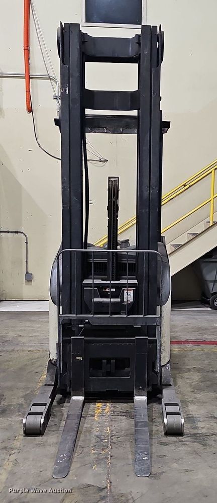 image for item EJ5550 Crown 5200 Series  order picker