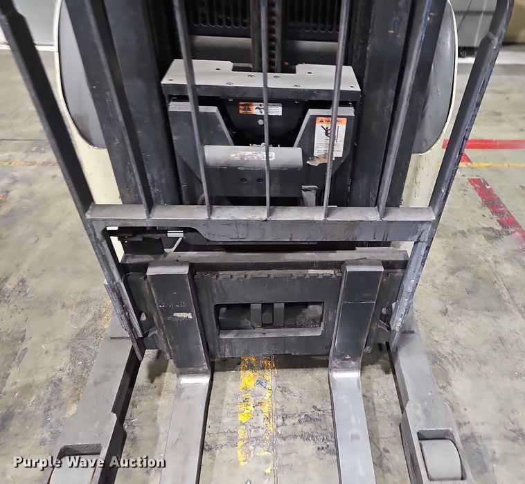 image for item EJ5550 Crown 5200 Series  order picker