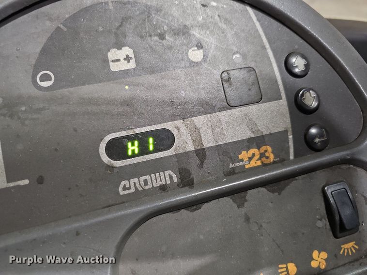 image for item EJ5550 Crown 5200 Series  order picker