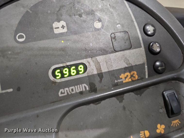 image for item EJ5550 Crown 5200 Series  order picker