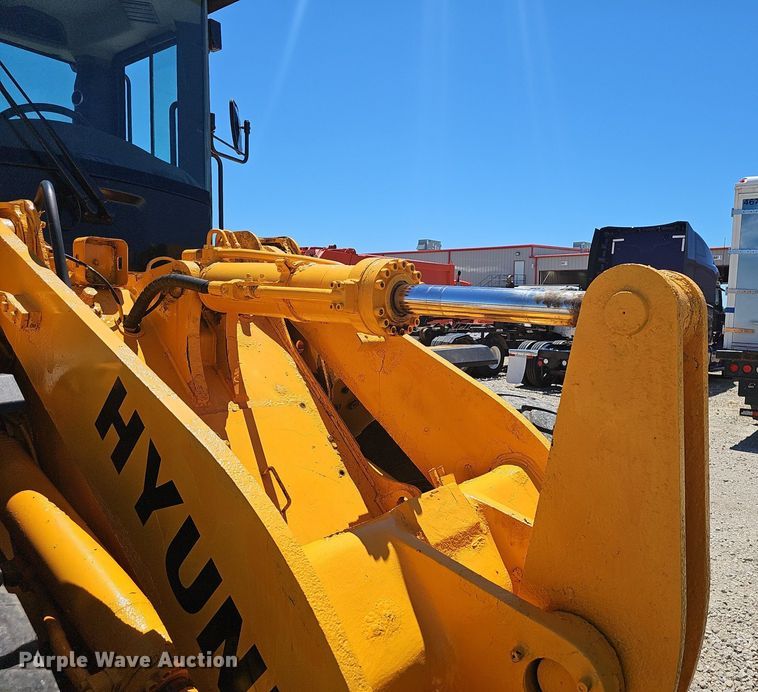 image for item EJ5612 Hyundai  HL940 wheel loader