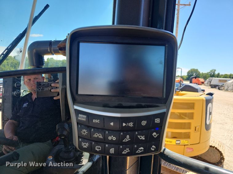 image for item EJ5612 Hyundai  HL940 wheel loader