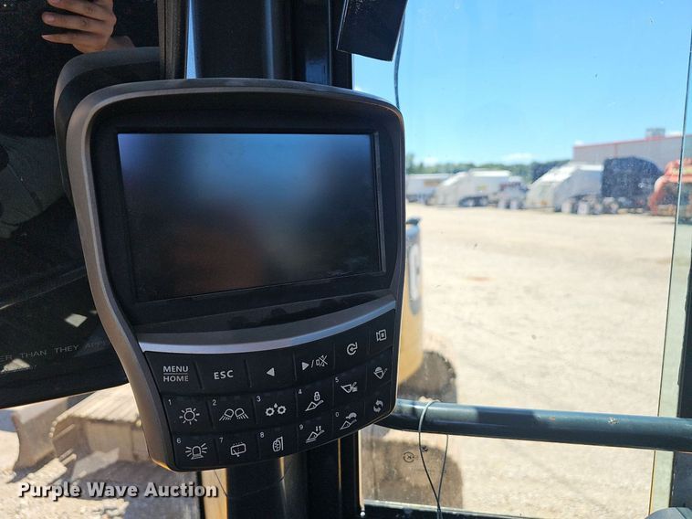 image for item EJ5612 Hyundai  HL940 wheel loader