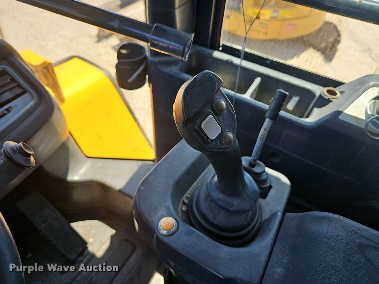 image for item EJ5612 Hyundai  HL940 wheel loader