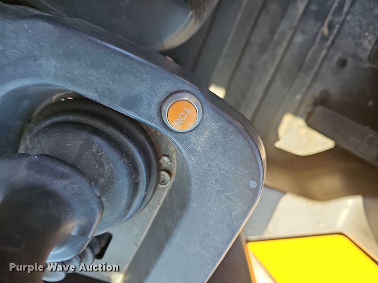 image for item EJ5612 Hyundai  HL940 wheel loader