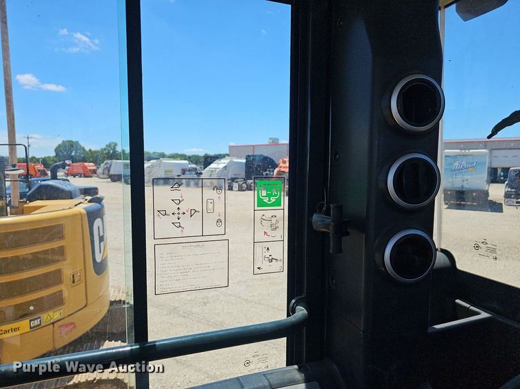 image for item EJ5612 Hyundai  HL940 wheel loader