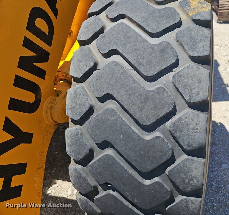 image for item EJ5612 Hyundai  HL940 wheel loader