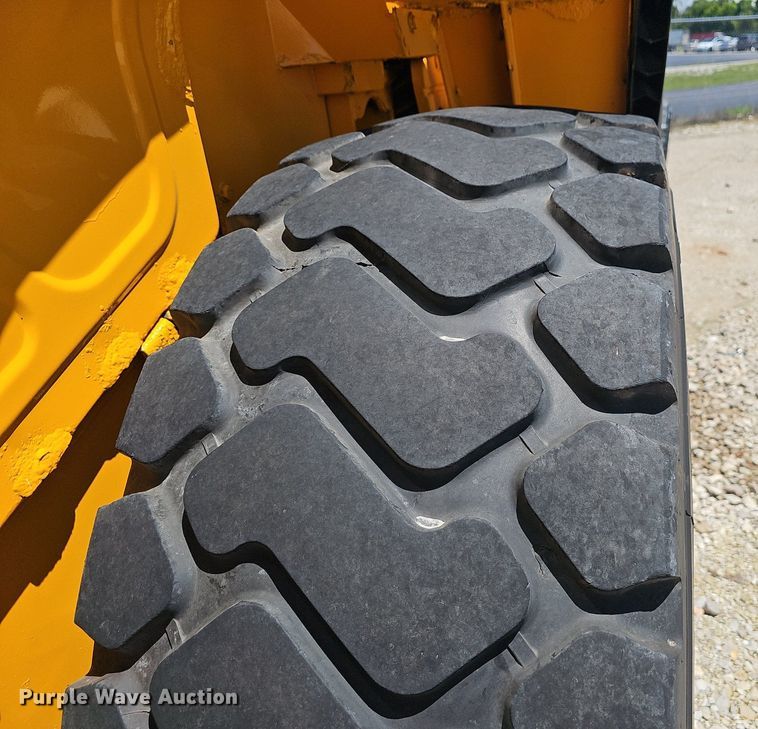 image for item EJ5612 Hyundai  HL940 wheel loader