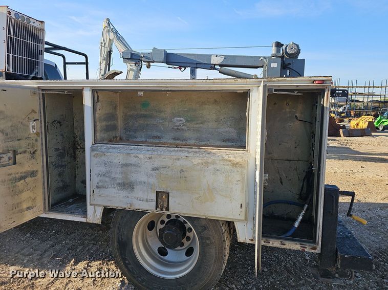 image for item EJ6214 2009 Ford F750 Super Duty XL utility / service truck