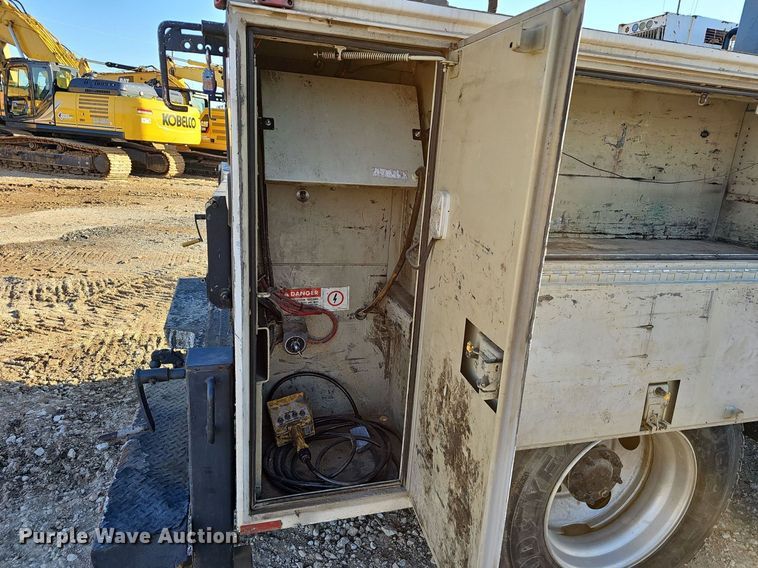 image for item EJ6214 2009 Ford F750 Super Duty XL utility / service truck