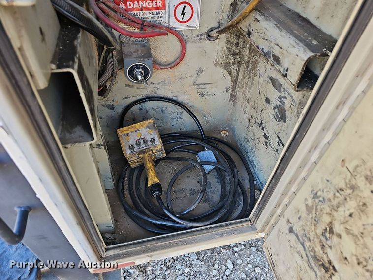 image for item EJ6214 2009 Ford F750 Super Duty XL utility / service truck