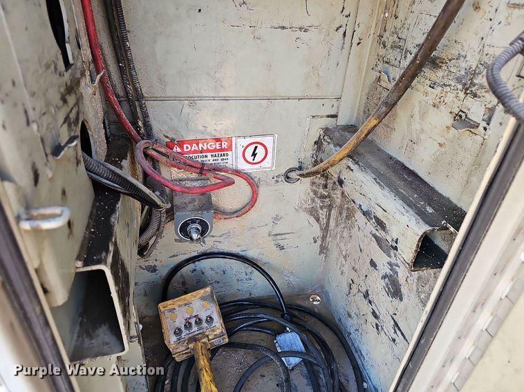 image for item EJ6214 2009 Ford F750 Super Duty XL utility / service truck