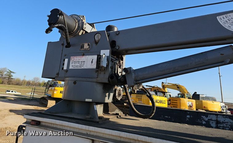 image for item EJ6214 2009 Ford F750 Super Duty XL utility / service truck