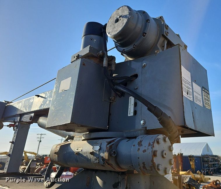 image for item EJ6214 2009 Ford F750 Super Duty XL utility / service truck