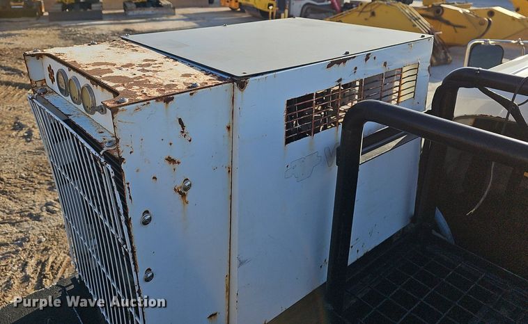 image for item EJ6214 2009 Ford F750 Super Duty XL utility / service truck