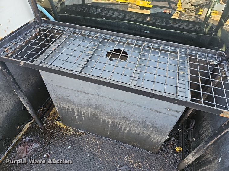 image for item EJ6214 2009 Ford F750 Super Duty XL utility / service truck