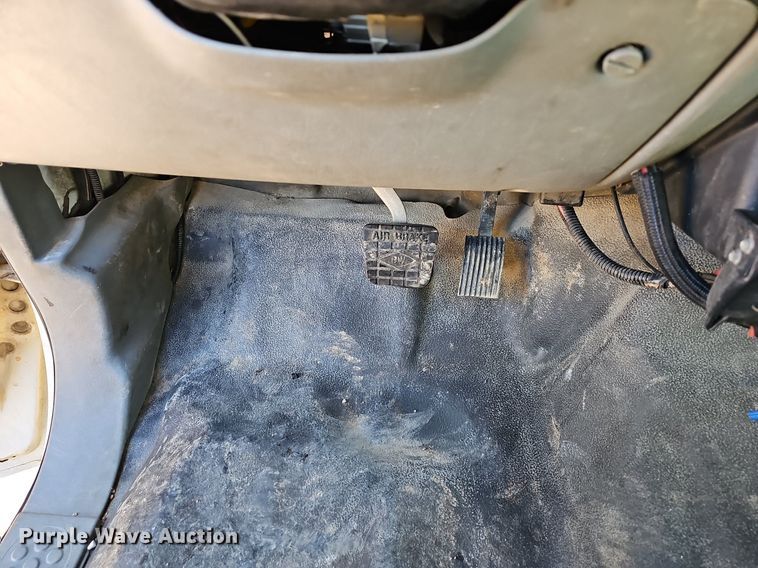 image for item EJ6214 2009 Ford F750 Super Duty XL utility / service truck