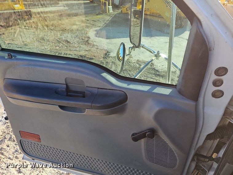 image for item EJ6214 2009 Ford F750 Super Duty XL utility / service truck