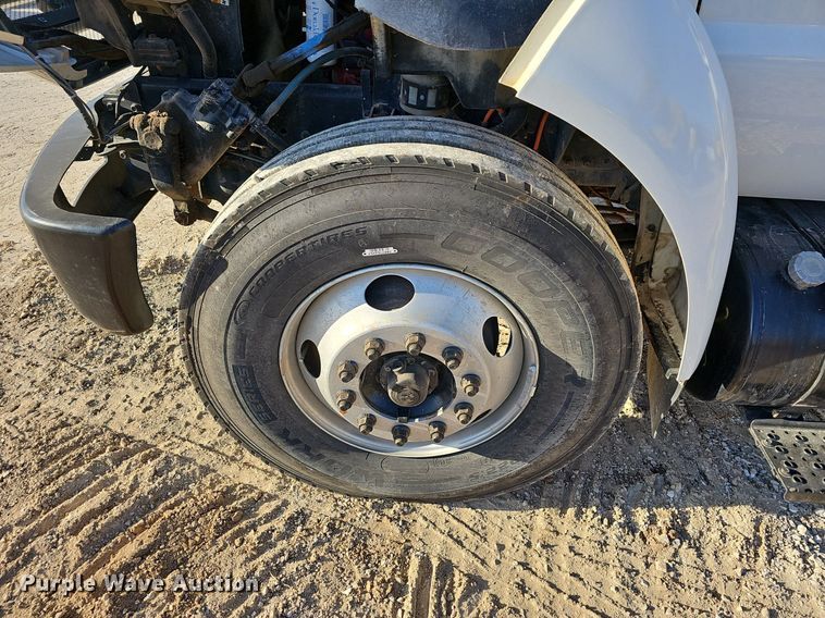 image for item EJ6214 2009 Ford F750 Super Duty XL utility / service truck