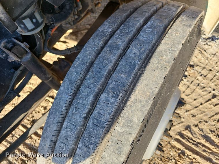 image for item EJ6214 2009 Ford F750 Super Duty XL utility / service truck