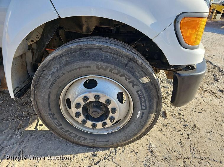 image for item EJ6214 2009 Ford F750 Super Duty XL utility / service truck