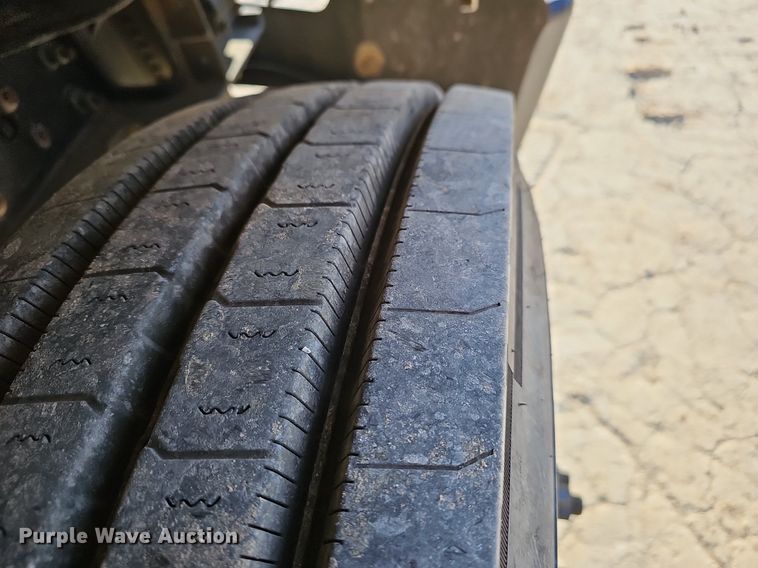 image for item EJ6214 2009 Ford F750 Super Duty XL utility / service truck