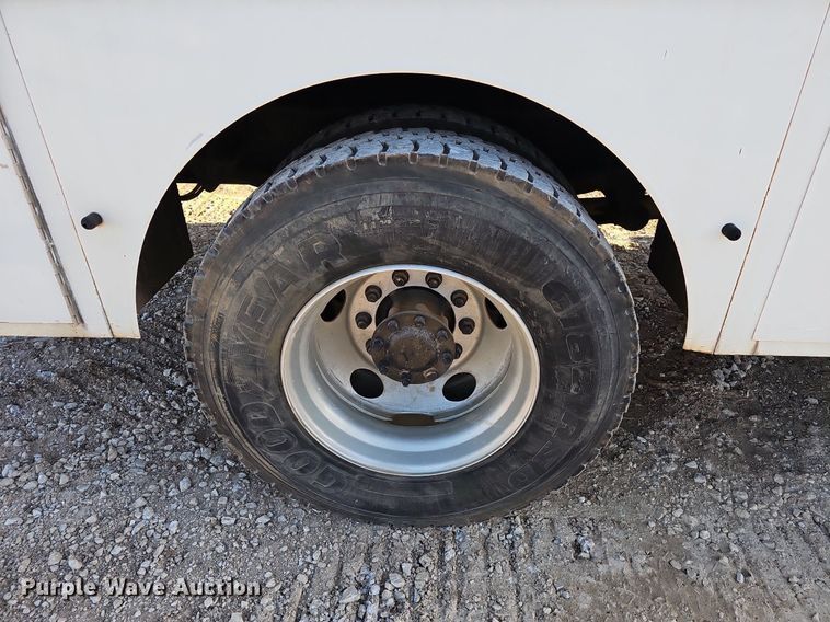 image for item EJ6214 2009 Ford F750 Super Duty XL utility / service truck