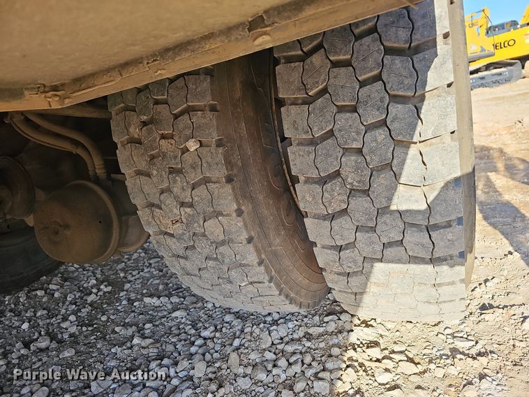 image for item EJ6214 2009 Ford F750 Super Duty XL utility / service truck