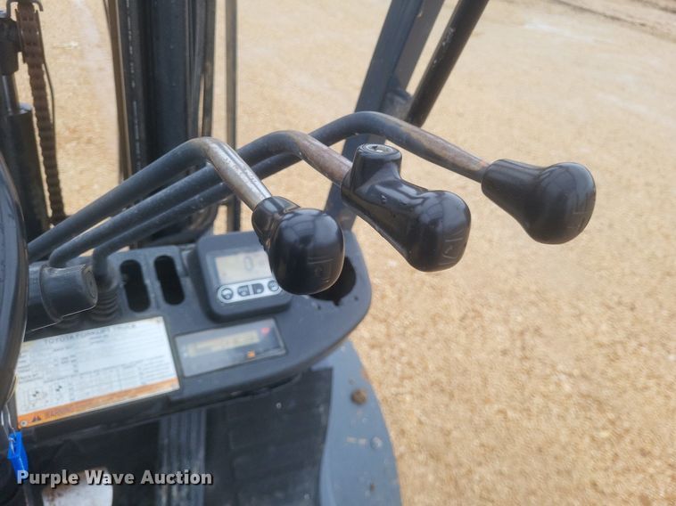 image for item EJ7983 Toyota  8FDU25 forklift