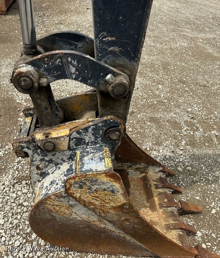 image for item EK1337 2012 John Deere 60D mini excavator