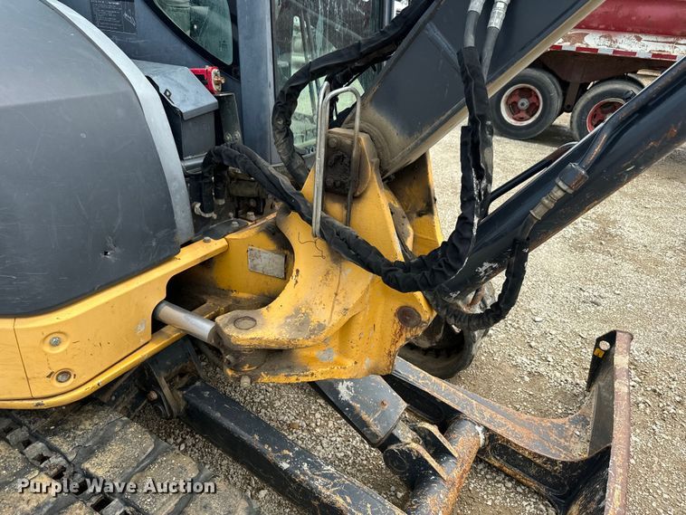 image for item EK1337 2012 John Deere 60D mini excavator