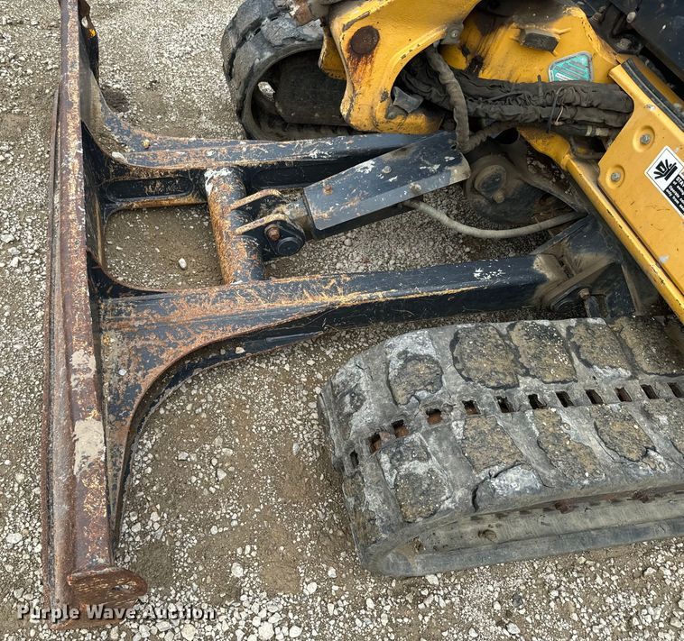 image for item EK1337 2012 John Deere 60D mini excavator