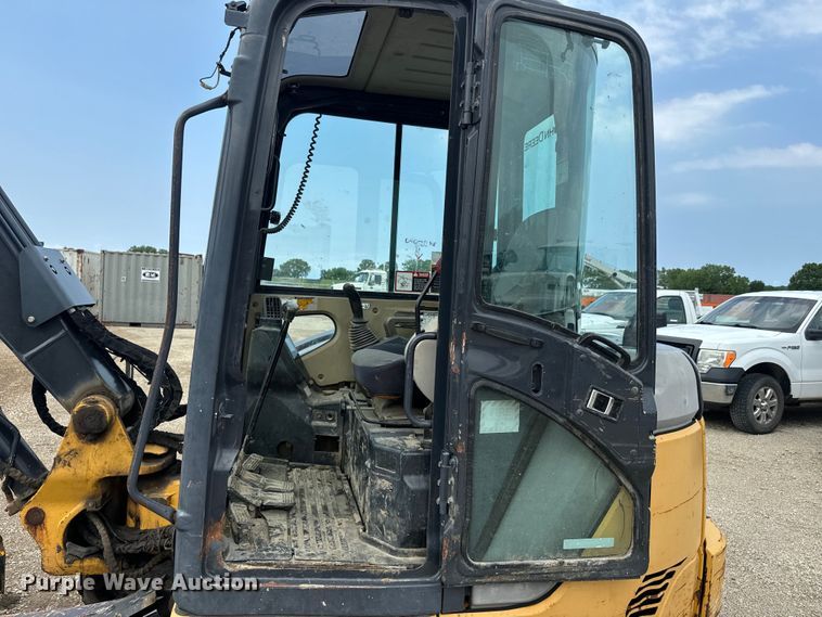 image for item EK1337 2012 John Deere 60D mini excavator