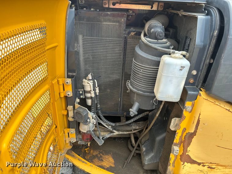 image for item EK1337 2012 John Deere 60D mini excavator