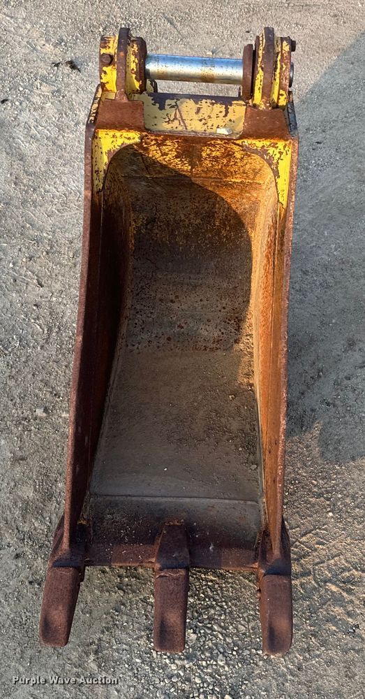 image for item EK1348 Caterpillar excavator bucket