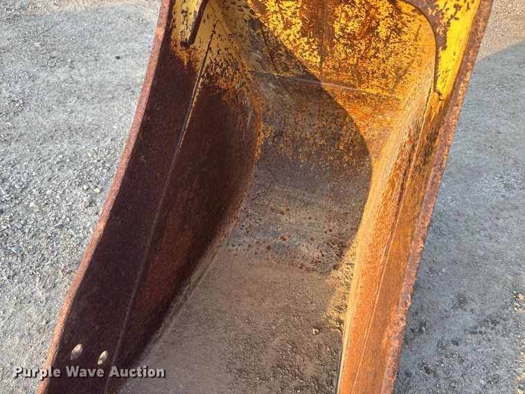 image for item EK1348 Caterpillar excavator bucket